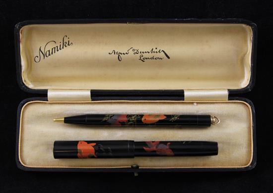 An Alfred Dunhill Namiki lacquered ladys writing set, fountain pen 4.25in.
